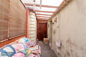 Covered Lean-to- click for photo gallery